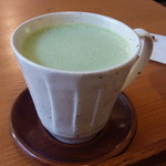 Umezono Kafe Ando Gyarari - 抹茶豆乳（ホット）