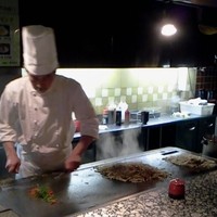 鉄板焼 東洋 - 焼いてます！