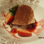 スタジオーネ フルッティフィカーレ - 苺のティラミス