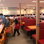 スシロー - 店内をパシャ
平日の１２時過ぎ