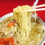 中華料理 栃尾 - タンメン、麺アップ