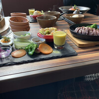 Let it Beef - 賑やかなランチ