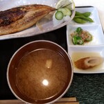 キッチンなかむら - 焼魚定食（ｻﾝﾏ開き）の右側
