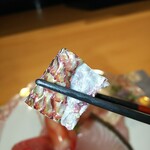 上越やすだ - お刺身、盛り合わせ　鯛の皮