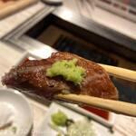 上野 和牛焼肉 USHIHACHI 極 - 