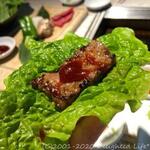 上野 和牛焼肉 USHIHACHI 極 - 肉を包むサンチュ（690円税別）