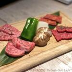 上野 和牛焼肉 USHIHACHI 極 - 特上和牛究極もり（1人前1490円×2税別）