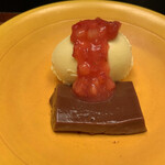 赤坂 菊乃井 - 水物：ミルクアイスクリーム　カカオ豆腐