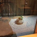 Kyousaiminomura - カウンター席から見える日本庭園。