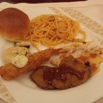 インペリアルバイキング サール - ビーフカツ、エビフライ、グラタン、シーフードパスタなど