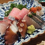 鮨なかもと - 刺身は本マグロ中トロ、シマアジ、トラフグてっさ、鰆炙り、真ダコ