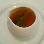 ベルエキップ - =海老の尾にコンソメをかけて=