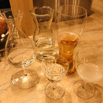Ate Wa Youshu Matsuken - 飲みきれないグラスが溜まってきた。。。(^◇^;)皆さん、ピッチが早すぎですよ。。。(^◇^;)