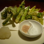 和ダイニング ハタケナカ - 山菜の天ぷらは３種類です（*^_^*）☆
