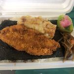 お弁当　どんどん - 2020/02/07
のり弁当大盛 370円-10円(電話代)=360円