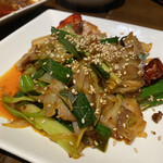 豊栄 - 自家製干し肉と葉にんにくの炒め1200円