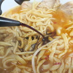 ラーメン二郎 - 赤酢投入～♪