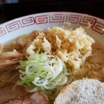 おお田ラーメン店 - 天かす(+100円)です。