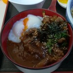 Shirakawa Soba - 小ライスに牛肉、カレー合いがけ＋半熟卵 410円