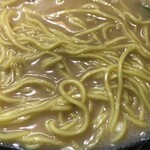 豚珍館 - 麺アップ