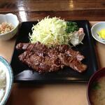 Misato - 国産牛カルビ焼肉定食