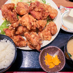 Susukino Oosuke Toukyou - 鶏の唐揚げ定食(10個) 950円(3～10個＝同一価格)