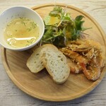 Crab Shrimp and Oyster - ランチ：ソフトシェルシュリンプのガーリックシュリンプ