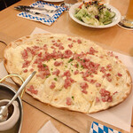 Paulaner am Dom - フラムクーヘン・シュペック。