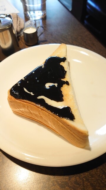 Sylvia Coffee Ten Oosu Ten