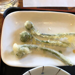 駕籠休み - こごみの天ぷら