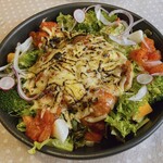 喜良久 - 香ばしいチーズが掛かっていてもあっさり系の鶏もも肉ステーキ