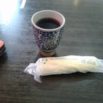 Nasubi - 熱いお茶と布おしぼり