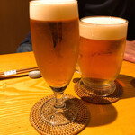 石臼挽き手打 蕎楽亭 - 中生ビール(奥)と小生ビール　アサヒドライプレミアム豊醸