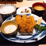 Tonkatsu Bashamichi Sakura - 牡蠣フライ定食  ￥1580ブラス税