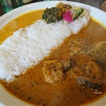カレー&オリエンタルバル 桃の実 水道橋店 - 一番人気の「チキンカレー」にセットをプラス❗