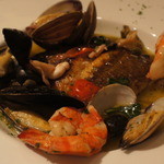 クロッキオ - 真鯛のポワレ、色々魚介のアクアパッツァ仕立て（逆から