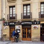 La Viña - 誰もが気になるお店