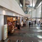 麦まる - エスカレーターから。