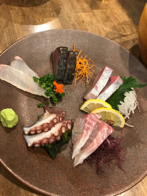 博多よし魚 天神南 魚介料理 海鮮料理 食べログ
