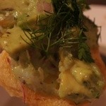 クロッキオ - スモークしたホタテとカニをアボガドで