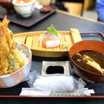 Sushigohambamba - 天丼  1150円(税込)
                        お造里まで提供してるのに この値段。
                        恐らく1番コスパが良いと思われる。
                        子供も喜ぶでしょうね♪