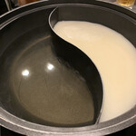 しゃぶ葉 小牧小松寺店 - 基本だしと豆乳スープ