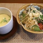 玄海鮨 - サラダ  茶碗蒸し が 付きます