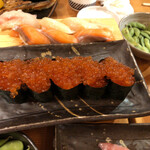 Sushi Izakaya Yataizushi - いくらこぼれ盛りは別料金で追加。あまりこぼれてなかった（笑）
