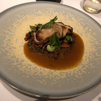 ベージュ アラン・デュカス 東京 - 