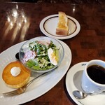 星乃珈琲店 - サラダ＆パンケーキに追加でトースト