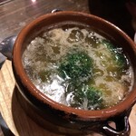 ハルベルバル - 海老とマッシュルーム、ハラペーニョのアヒージョ　８８０円 それほど辛みは感じませんでした。海老もマッシュルームもたっぷり。