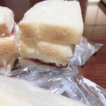 萱沼製パン - いちごジャムと生クリーム