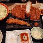とんかつ藤よし - 米の娘ぶた.約３０ミリの極厚ロースカツ膳。TPエビフライ。