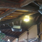 サガルマータ - 店内の天井です。高くて広々です。